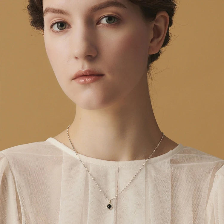 Emotional Factory 925 Sterling Silver 14K Gold Plated Gemstones Round Carved Garnet Black Onyx Necklace