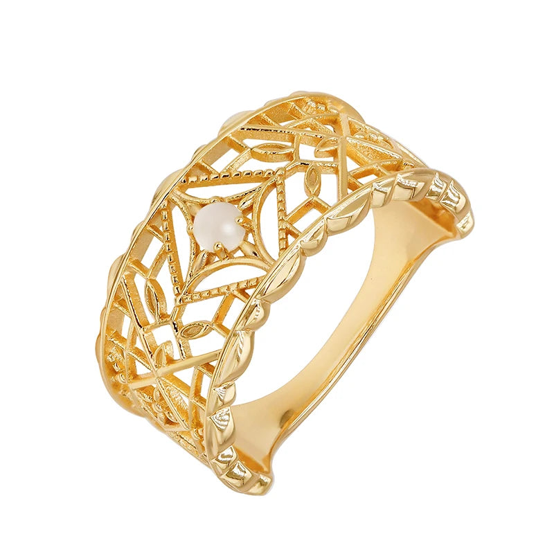 2023 New Vintage Ring Inlaid with Moonlight Stone Hollow Pattern Sterling Silver 14K Gold Women's Ring Wholesale