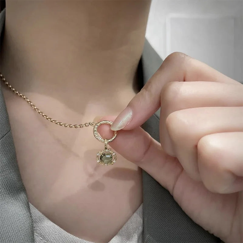 Emotional Factory 925 Sterling Silver 14K Gold Plated Gemstone Commuter Irregular Peridot White Zirconia Necklace