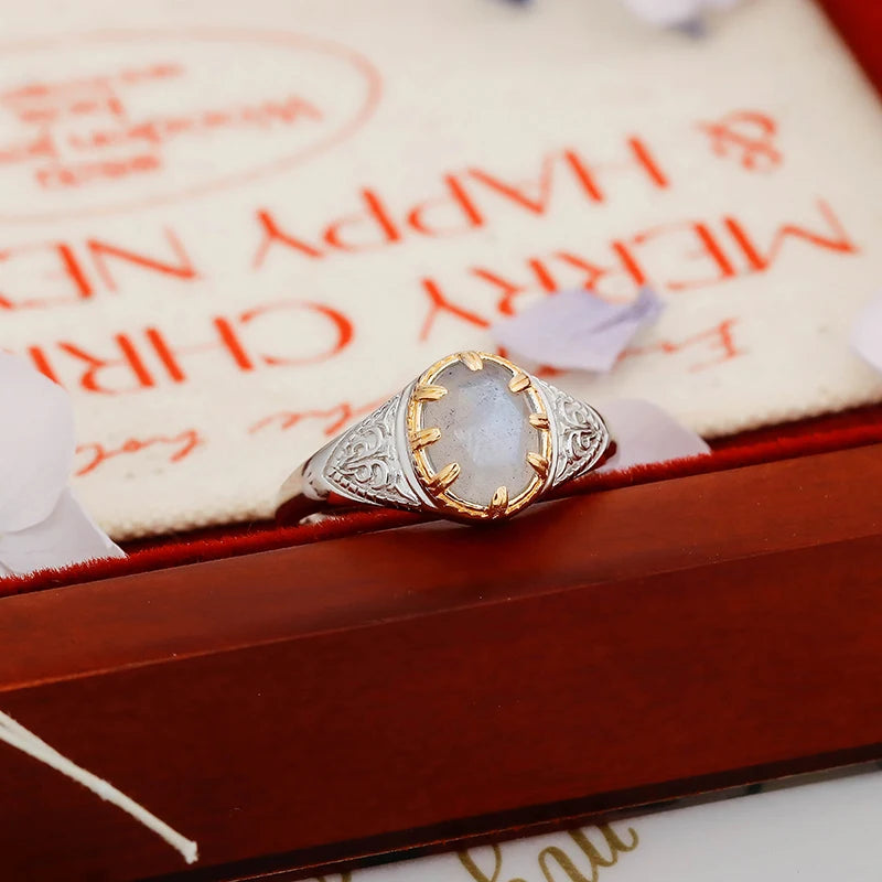 2023 New Fashion Light Luxury Niche Design S925 Silver Plated 14K Gold Electrically Separated Blue Light Labradorite Ring