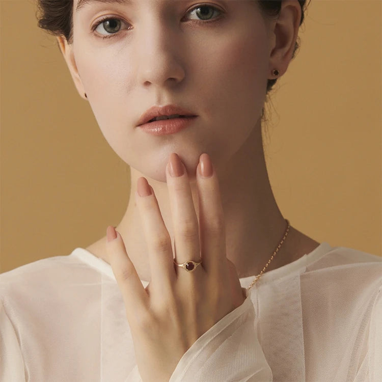 Emotional Factory 925 Sterling Silver 14K Gold Plated Gemstones Round Carved Garnet Black Onyx Ring