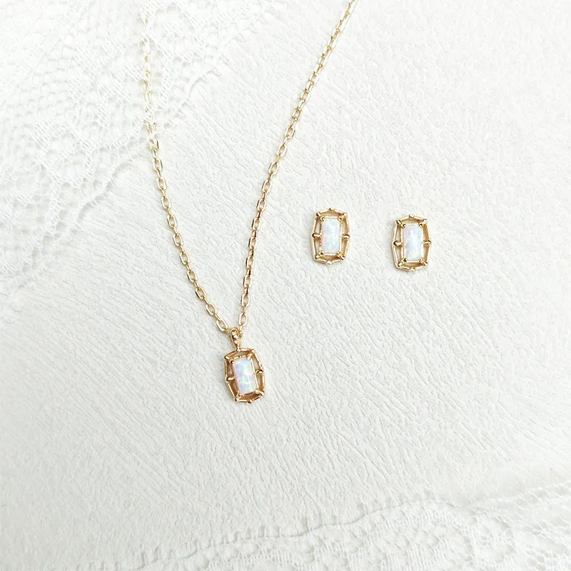 Emotional Factory 925 Sterling Silver 14K Gold Plated Gemstone Mini Geometric Flower Synthetic Opal Necklace