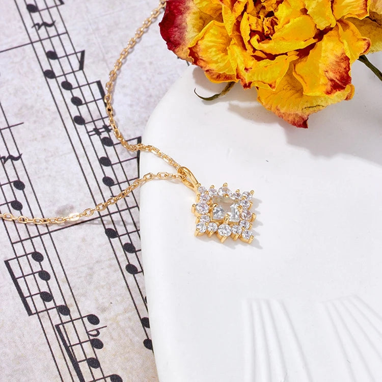 Emotional Factory 925 Sterling Silver 14K Gold Plated Gemstone Full of Zircon Diamond White Topaz Pendant