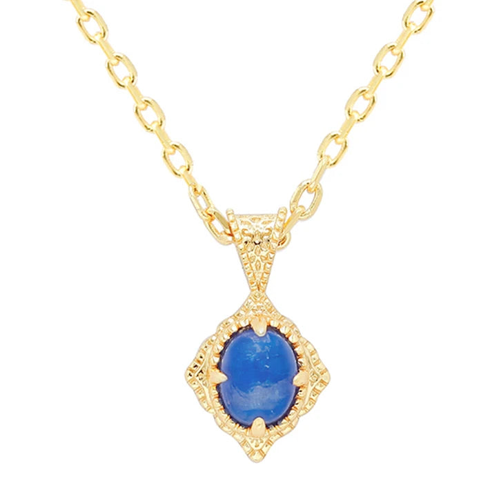 Diamond-Shaped Sapphire Antique Window Decoration Carved Necklace