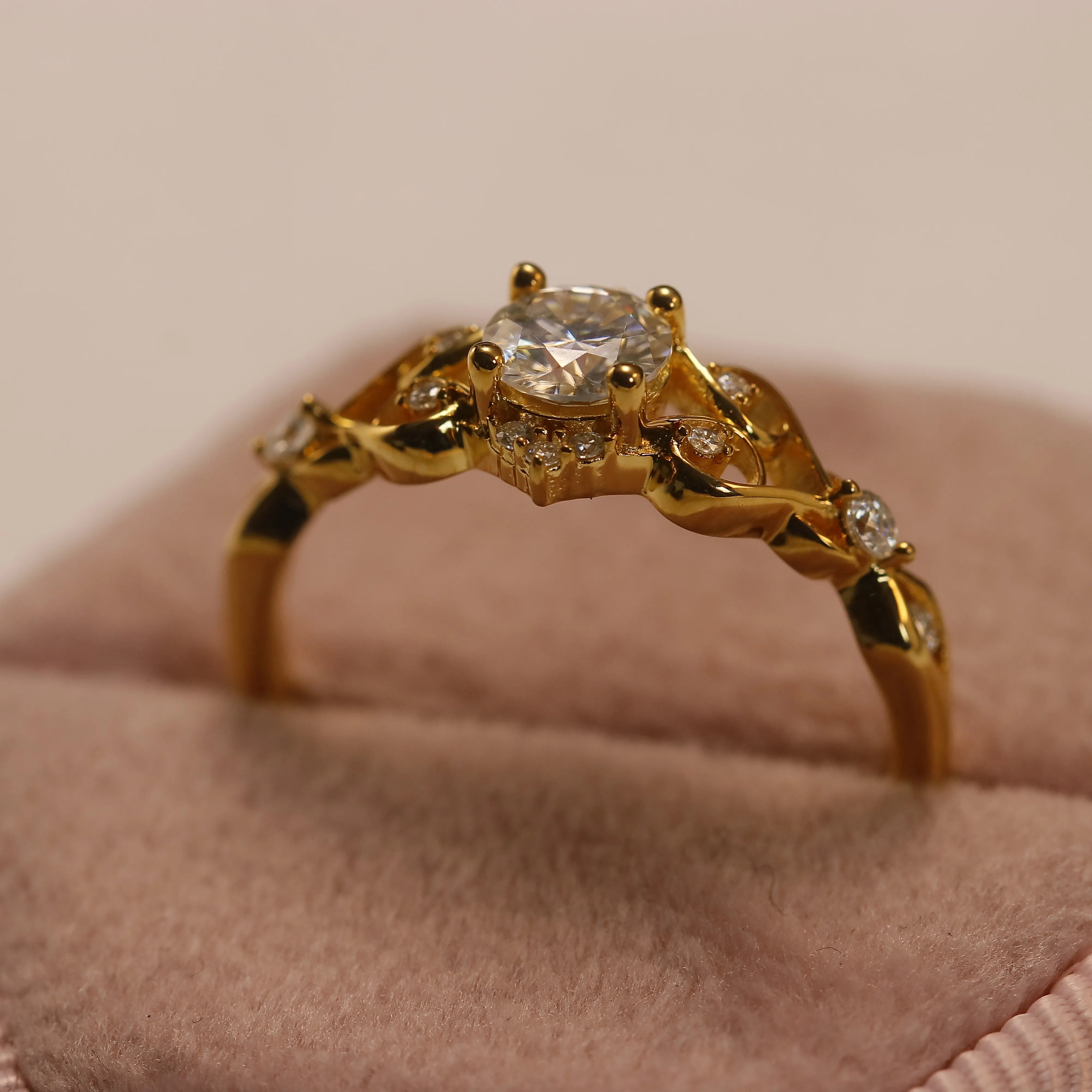 Elegant Hollow Stainless Steel Ring with Round  Moissanite Gem - Trendy Jewelry Gift