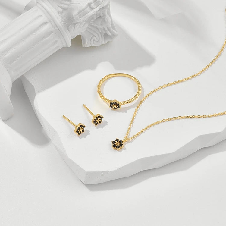 Emotional Factory 925 Sterling Silver 14K Gold Plated Gemstones Small Flower Twist Natural Black Onyx Necklace