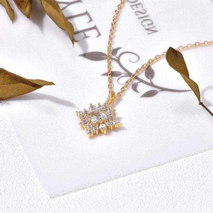 Emotional Factory 925 Sterling Silver 14K Gold Plated Gemstone Full of Zircon Diamond White Topaz Pendant