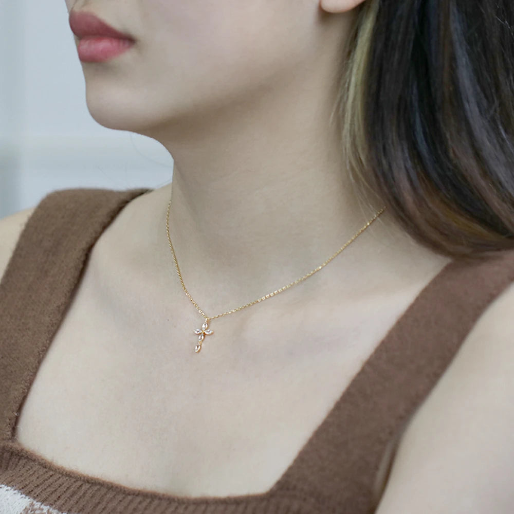 Emotional Factory Jewelry 925 Sterling Silver 14K Gold Plated Diamond Shaped Zircon Cross Necklace