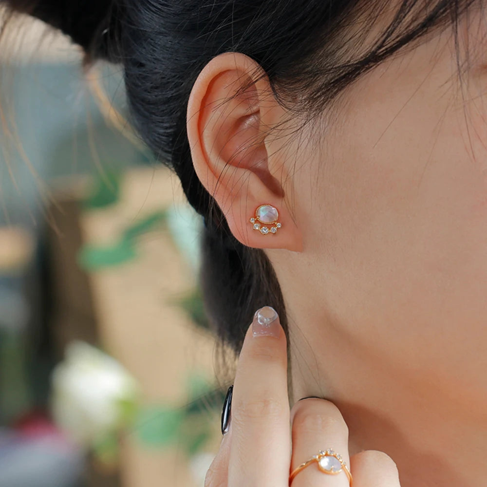 Bubble Clouds Shell Natural White Rock Crystal Stud Earrings