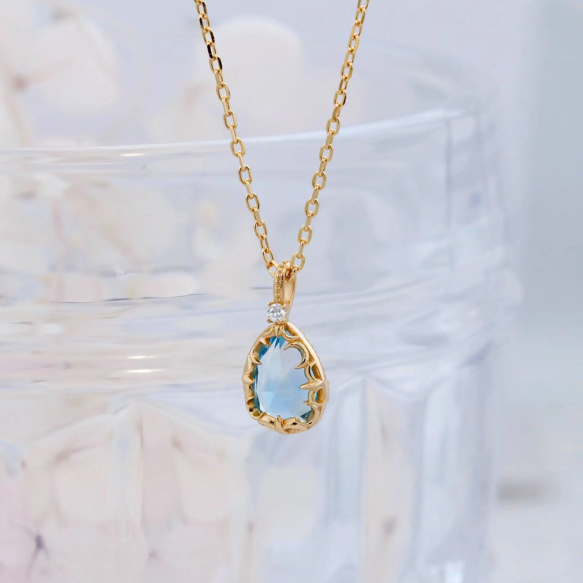 Retro Pattern Water Drop Shape Sky Blue Topaz Necklace