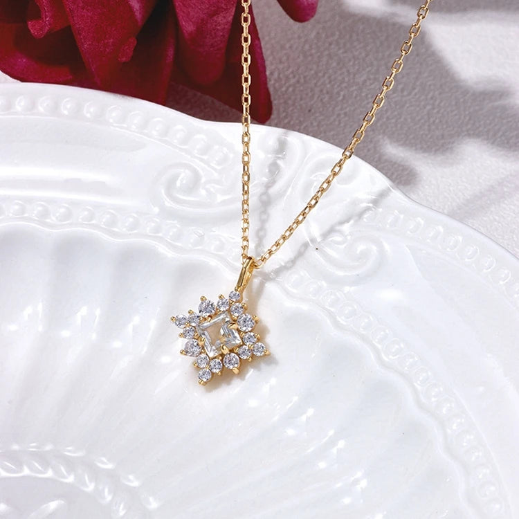 Emotional Factory 925 Sterling Silver 14K Gold Plated Gemstone Full of Zircon Diamond White Topaz Pendant