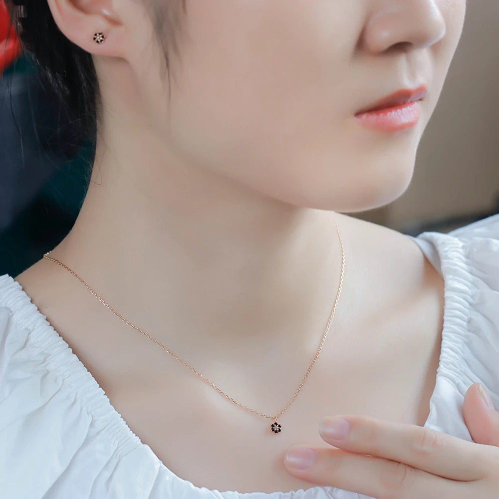 Gemstones Small Flower Twist Natural Black Onyx Necklace